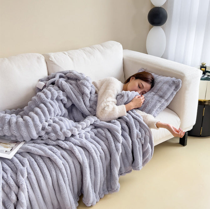 Double-Sided Bubble Velvet & Faux Rabbit Fur Blanket – Warm & Thick Throw